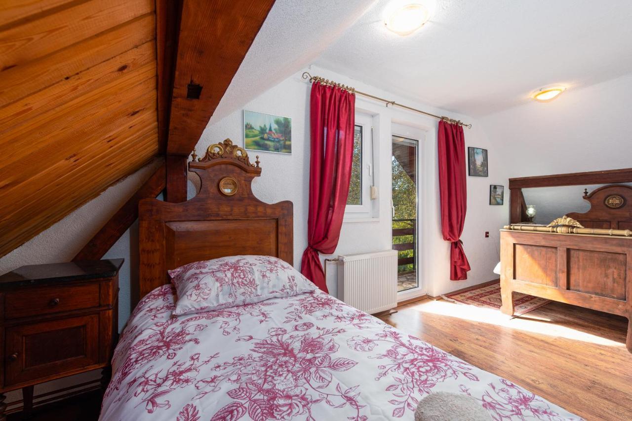 Magnus Lupus Villa Korenica Eksteriør bilde