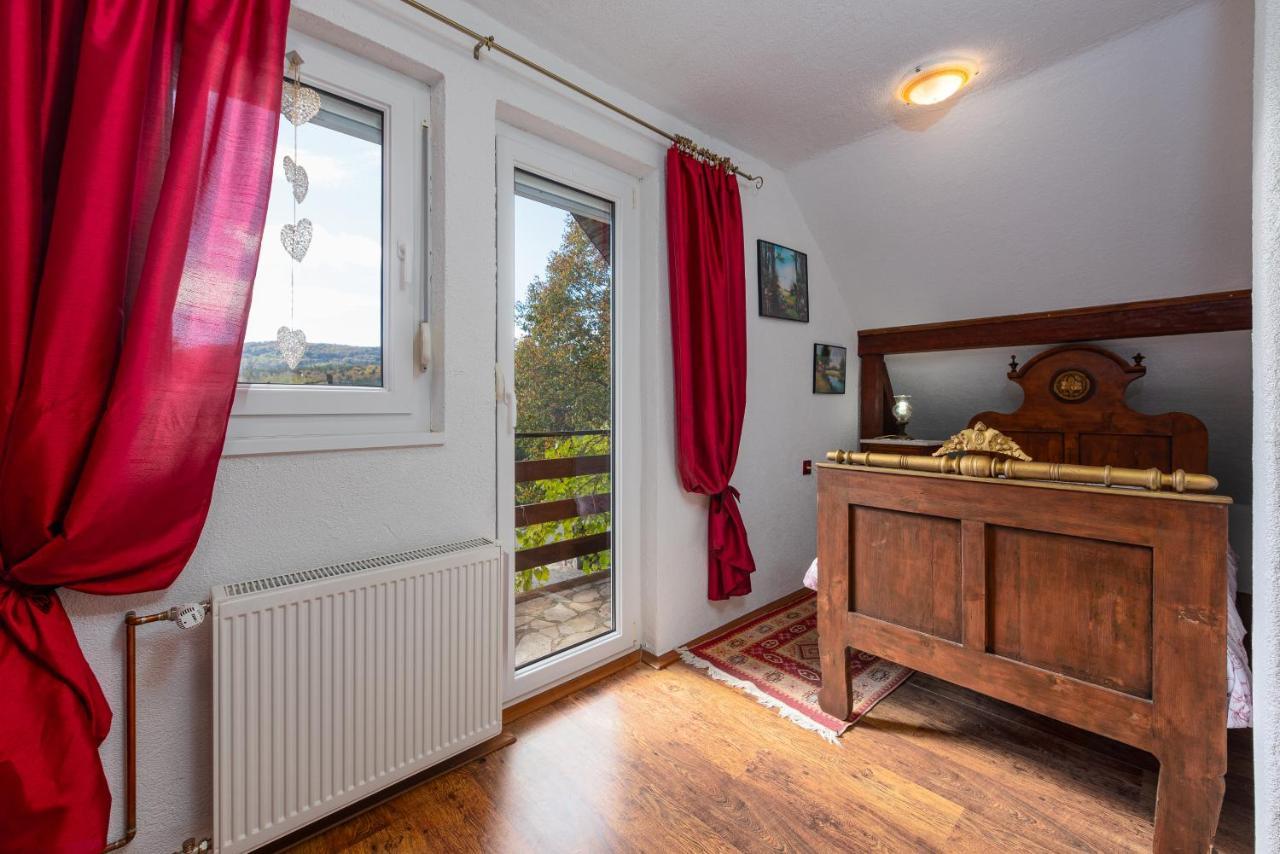 Magnus Lupus Villa Korenica Eksteriør bilde